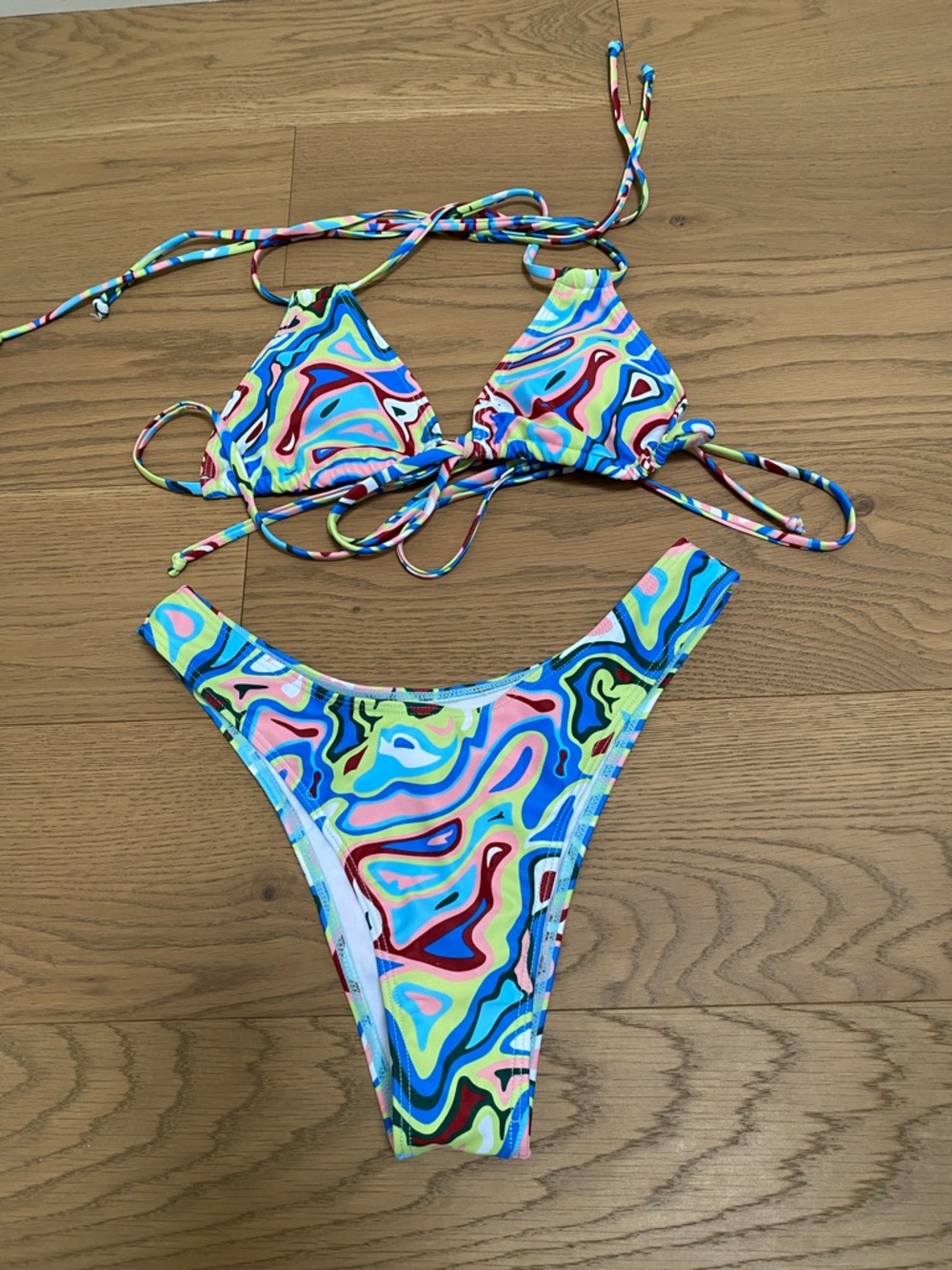 Colorful Abstract Print Triangle Bikini Set, Comes With Wrap‎